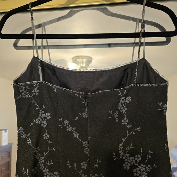 Like new Laundry by Shelli Segal dress. - Picture 5 of 7